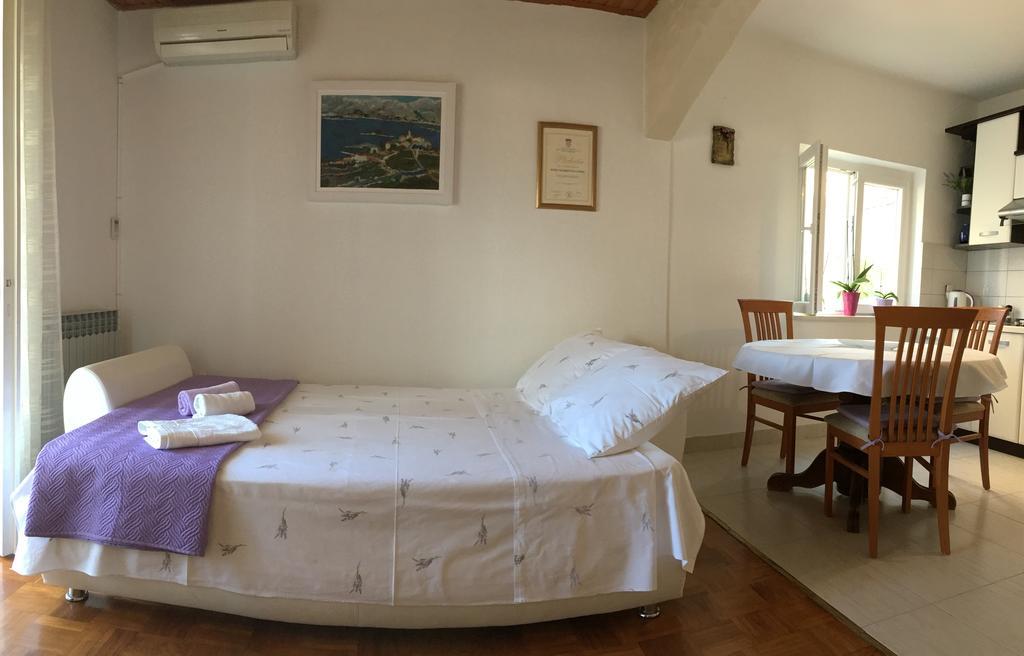 Guesthouse Cipre Лумбарда Екстериор снимка